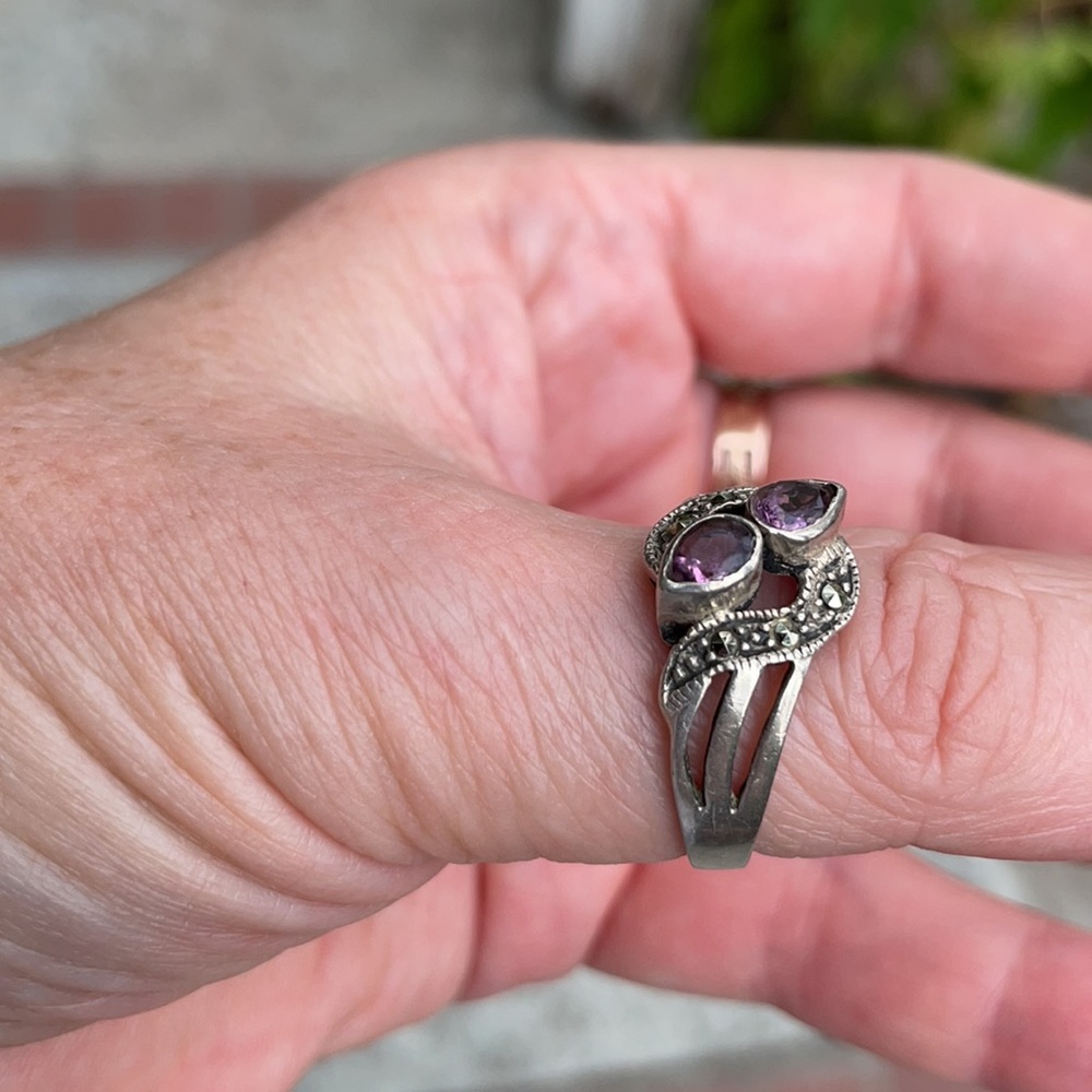 Vintage sterling silver Marcasite ring with amethyst - Picture 2 of 9
